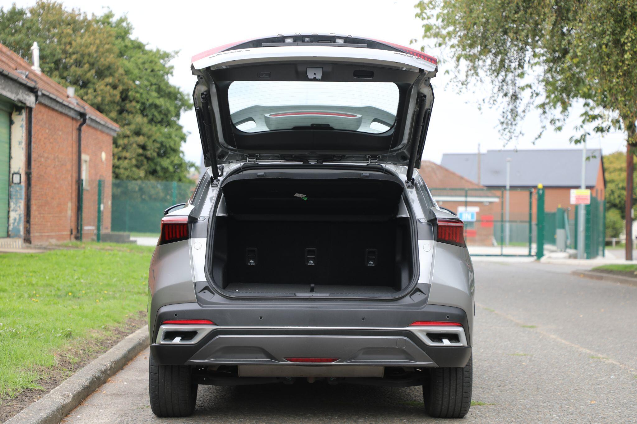 Large vehicle image
